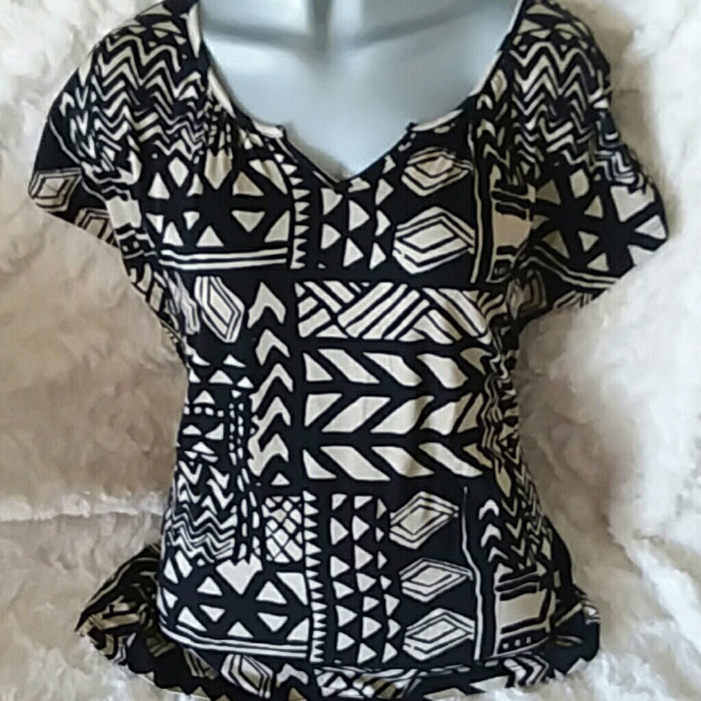 Cable & Gauge Petite Large Tshirt blouse